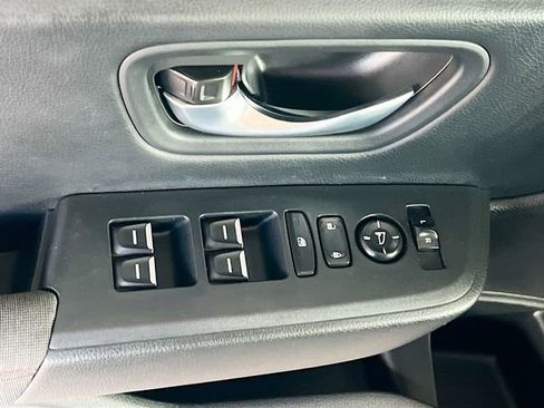 Certified 2025 Honda Pilot Sport image 12