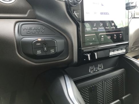 New 2025 RAM 2500 Laramie image 31