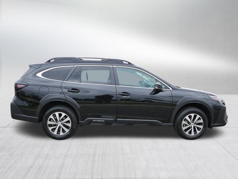 Certified 2025 Subaru Outback Premium AWD/4WD image 8