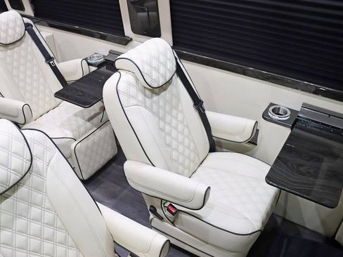 Used 2024 Mercedes-Benz Sprinter 3500 image 31