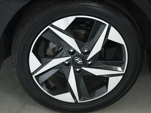 Used 2023 Hyundai Elantra SEL w/ Convenience Package FWD image 12