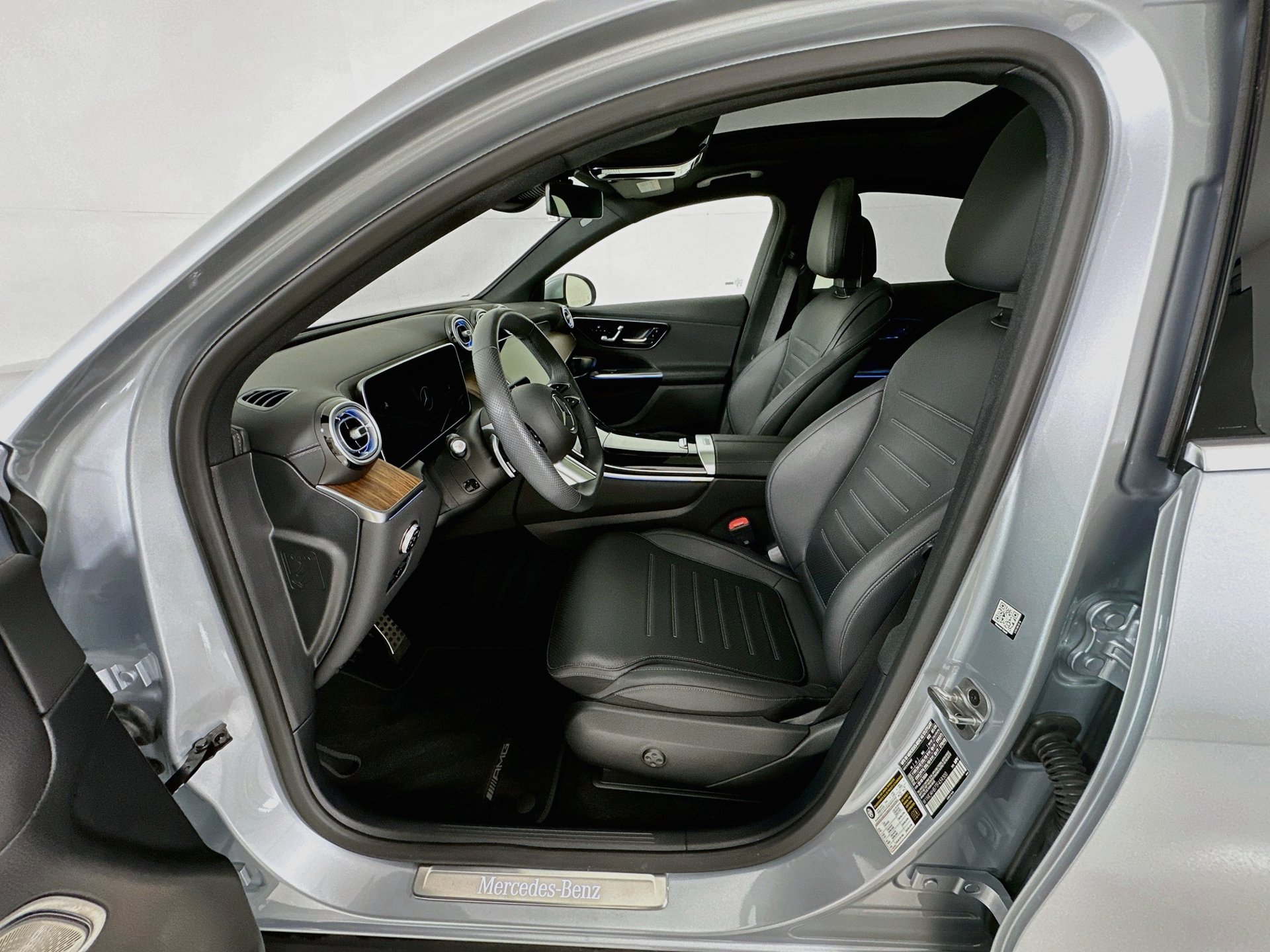 Certified 2026 Mercedes-Benz GLC 300 4MATIC w/ AMG Line image 23