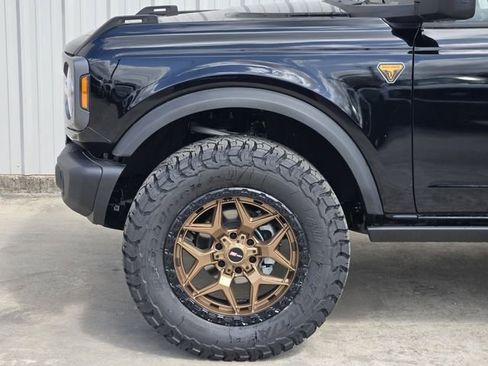 New 2025 Ford Bronco Badlands image 8