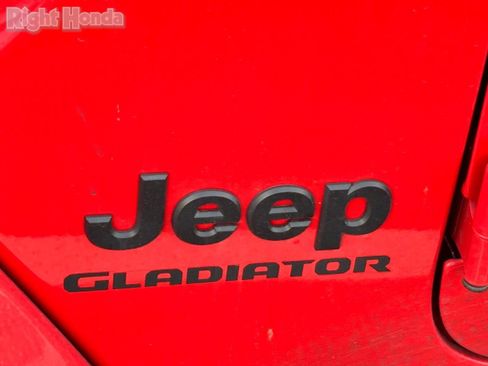 Used 2022 Jeep Gladiator Sport image 8