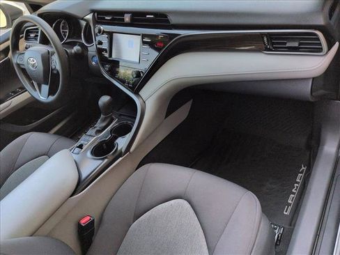 Used 2020 Toyota Camry LE FWD image 27