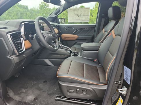 New 2026 GMC Canyon AT4 w/ AT4 Premium Package AWD/4WD image 14