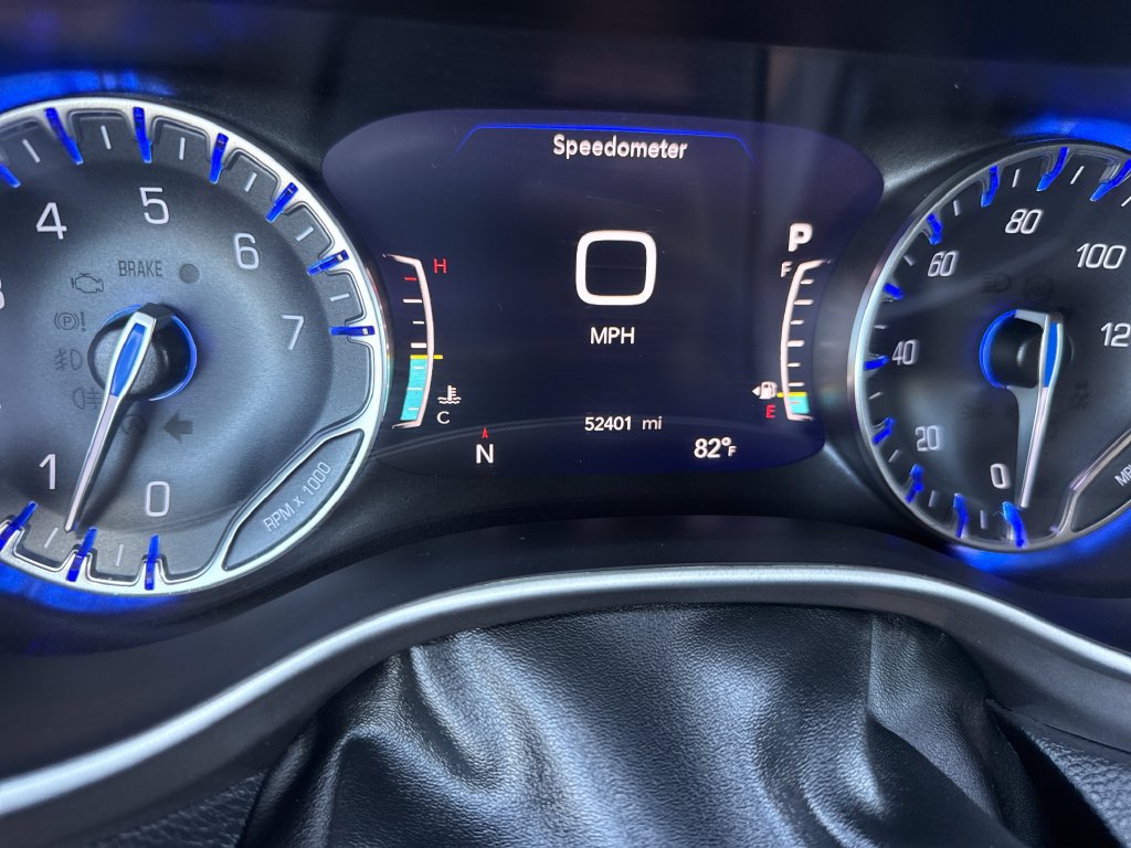 Used 2021 Chrysler Pacifica Touring-L FWD image 16