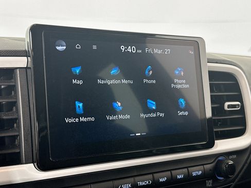 Used 2023 Hyundai Venue Limited image 15