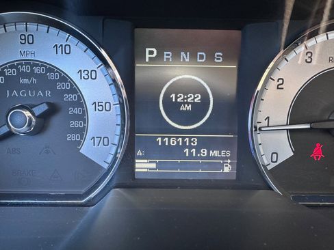 Used 2011 Jaguar XF Premium image 9