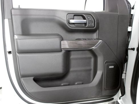 Used 2020 Chevrolet Silverado 1500 LTZ w/ LTZ Premium Package AWD/4WD image 8