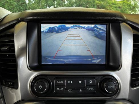 Used 2019 Chevrolet Tahoe LT w/ Luxury Package RWD image 23