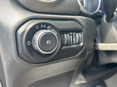 Used 2019 Jeep Wrangler Sport image 16