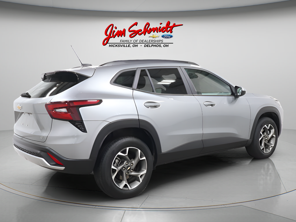 Used 2025 Chevrolet Trax LT w/ LT Convenience Package FWD image 6