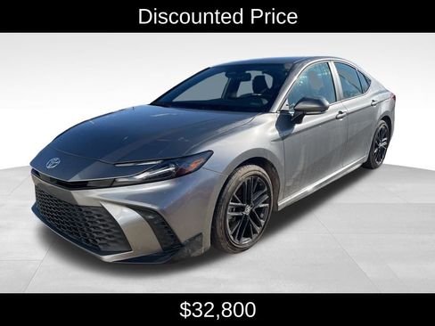 Used 2026 Toyota Camry SE w/ Convenience Package FWD image 3