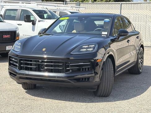 Used 2025 Porsche Cayenne Coupe AWD/4WD image 8