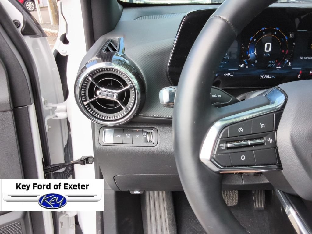Used 2026 Chevrolet Equinox LT AWD/4WD image 27