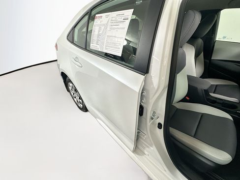 Used 2025 Toyota Corolla LE FWD image 27