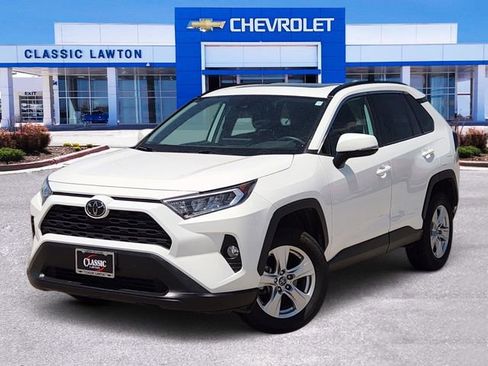 Used 2019 Toyota RAV4 XLE FWD image 1