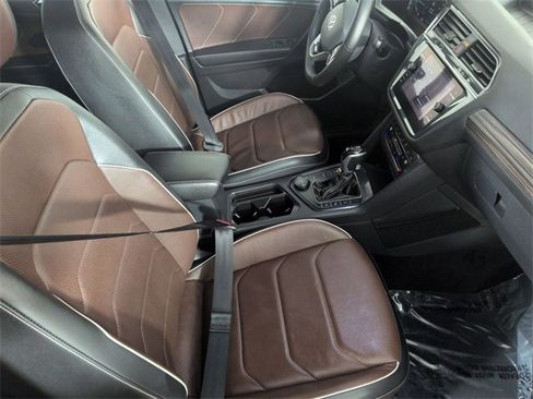 Used 2022 Volkswagen Tiguan SEL R-Line image 31