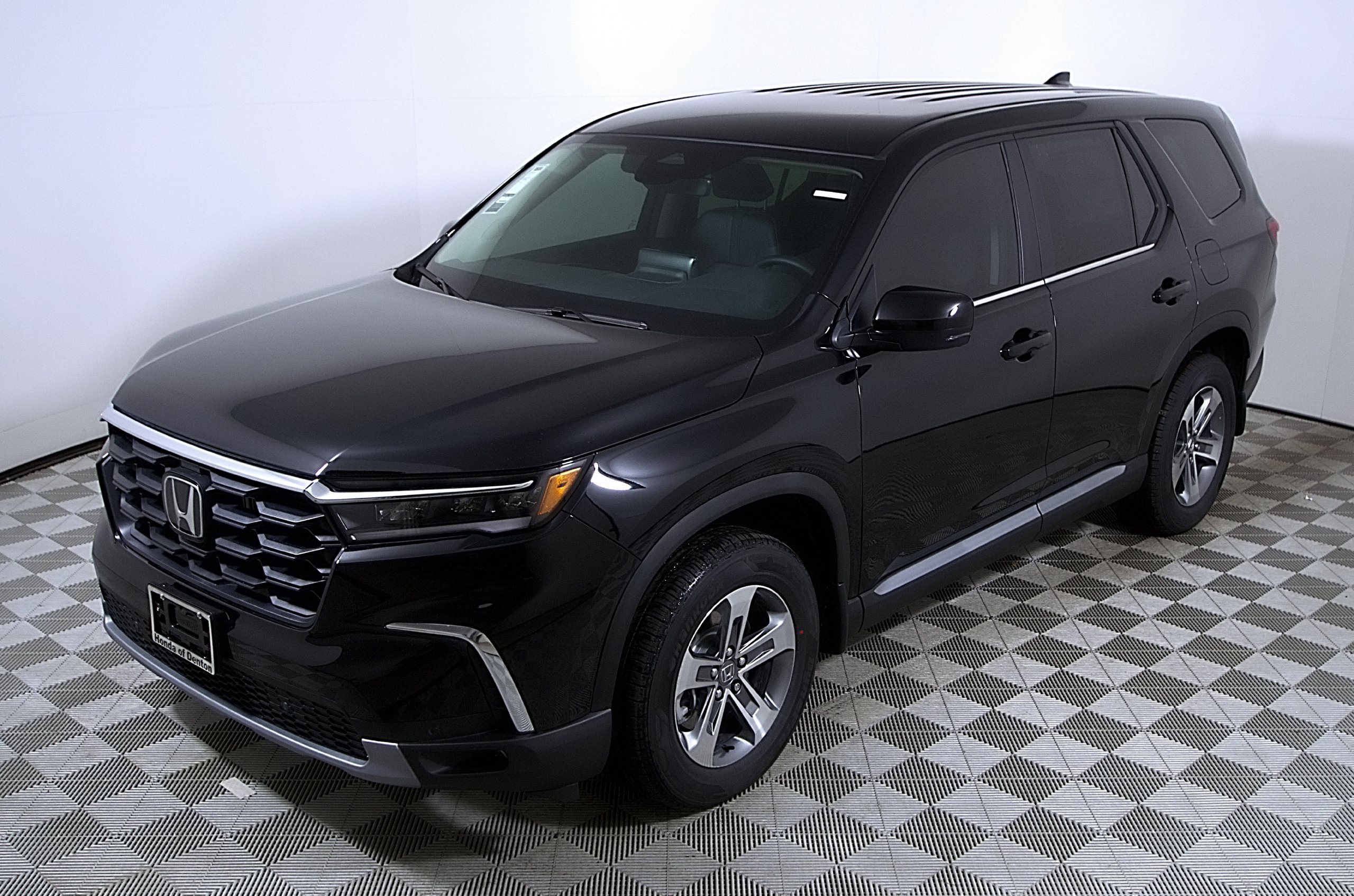 Used 2025 Honda Pilot EX-L image 3