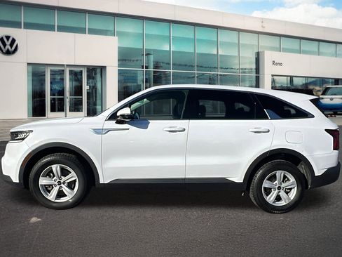Used 2022 Kia Sorento LX image 8
