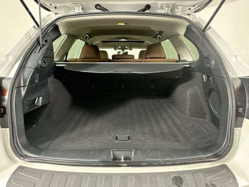 Used 2019 Subaru Outback 3.6R Touring w/ Popular Package #3A AWD/4WD image 29