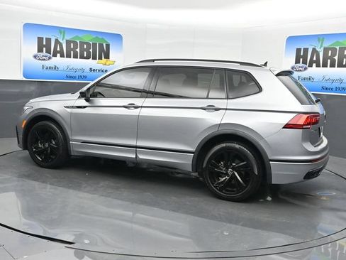 Used 2023 Volkswagen Tiguan SE R-Line FWD image 3