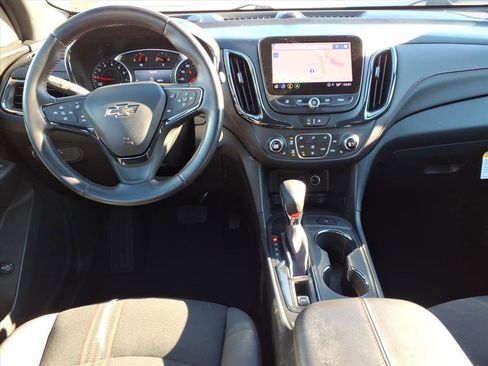 Used 2022 Chevrolet Equinox RS w/ Infotainment Package image 20