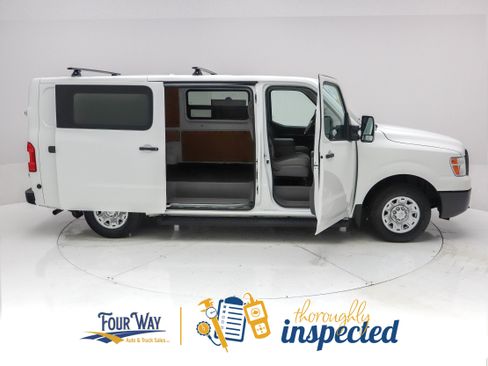 Used 2018 Nissan NV 2500 SV RWD image 3