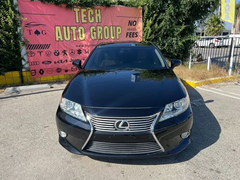 Used 2013 Lexus ES 350 w/ Premium Pkg FWD image 2