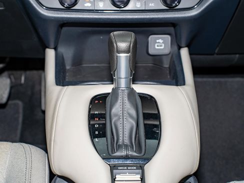 Certified 2023 Honda HR-V LX image 23