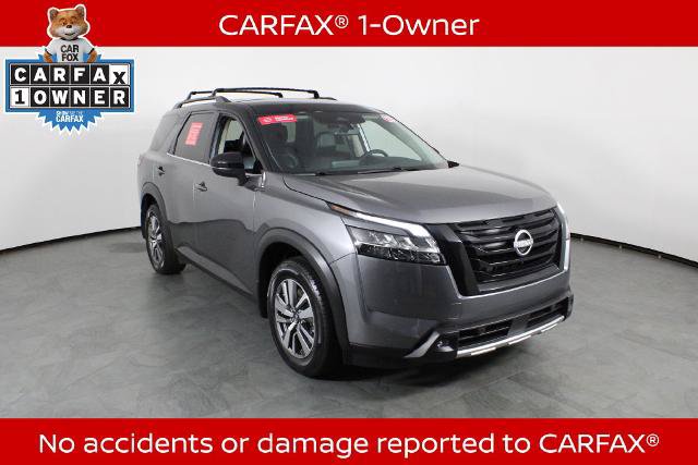 Certified 2023 Nissan Pathfinder SL w/ Black Appearance Package FWD image 5