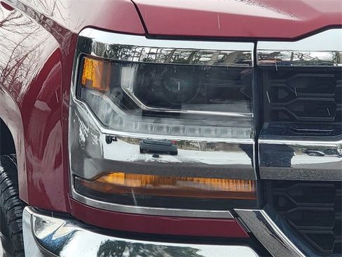 Used 2018 Chevrolet Silverado 1500 LT w/ All Star Edition image 16
