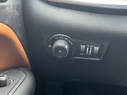 Used 2023 Jeep Compass Limited AWD/4WD image 36