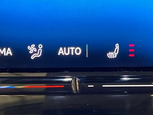 Certified 2025 Volkswagen Tiguan SE FWD image 26