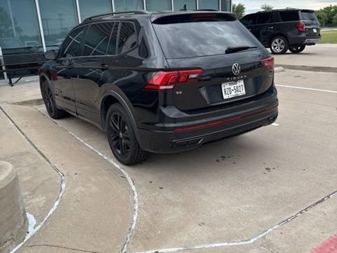 Used 2022 Volkswagen Tiguan SE R-Line AWD/4WD image 4