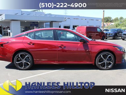 New 2025 Nissan Altima 2.5 SR w/ SR Premium Package FWD image 6