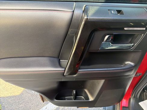 Used 2021 Toyota 4Runner Venture w/ Moonroof Package image 33