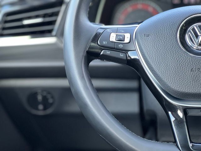 Used 2019 Volkswagen Jetta SEL FWD image 35