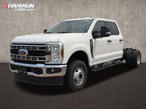 New 2026 Ford F350 XL w/ XL Chrome Package AWD/4WD image 3