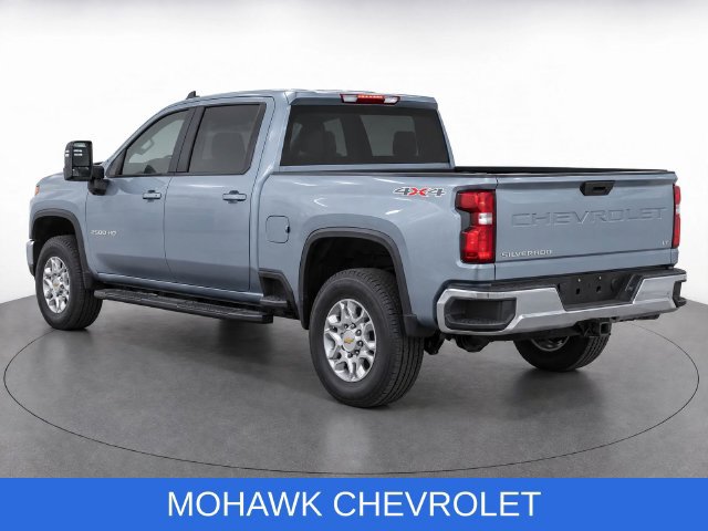 Used 2024 Chevrolet Silverado 3500 LT AWD/4WD image 3