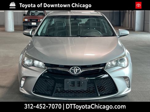 Used 2016 Toyota Camry SE FWD image 3