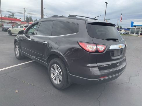 Used 2017 Chevrolet Traverse LT AWD/4WD image 2