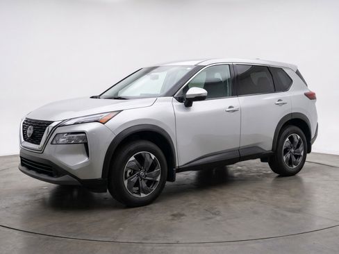 Used 2025 Nissan Rogue SV AWD/4WD image 3