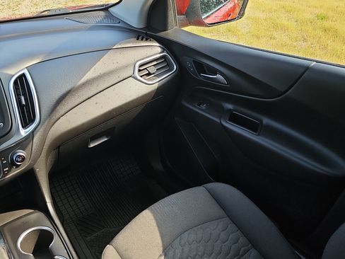 Used 2020 Chevrolet Equinox LT FWD image 33