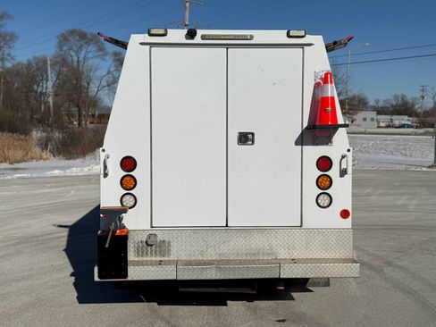 Used 2019 Mercedes-Benz Sprinter 170 w/ Chrome Grille Package image 8