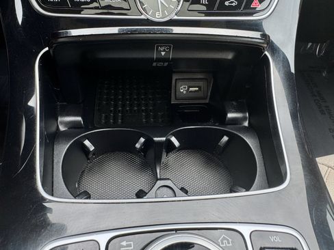 Used 2017 Mercedes-Benz E 300 image 26