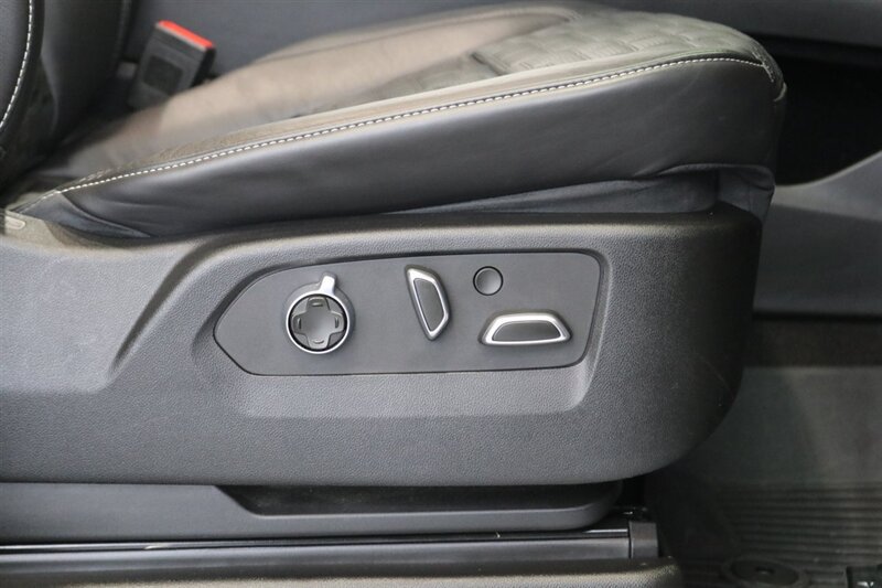 Used 2024 Cadillac Escalade Sport Platinum w/ LPO, ONYX Package AWD/4WD image 49