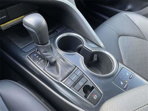 Used 2019 Toyota Camry XSE image 30