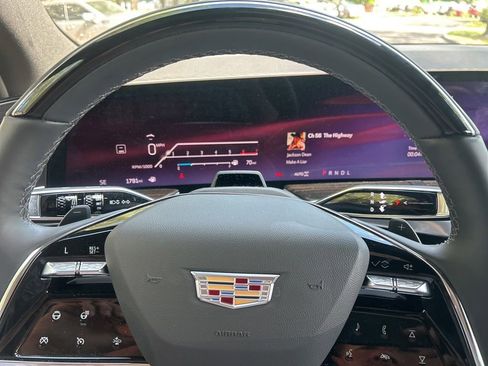Certified 2026 Cadillac Escalade 4WD image 10